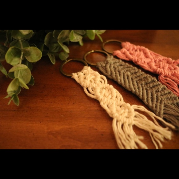 Macrame keychains - Picture 2 of 4